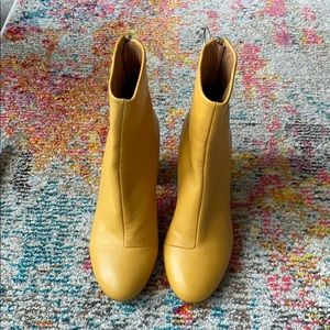 L’INTERVALLE Yellow Leather Zippered Boots